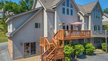 House (3 Bedrooms) | Property amenity