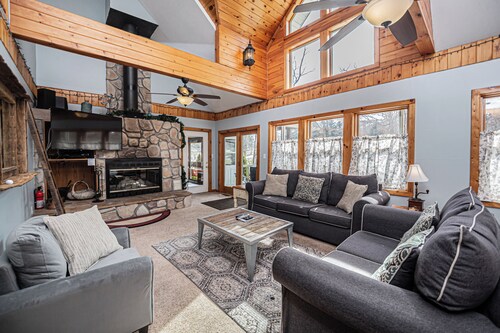 Sunkissed Lodge by Taylor Made Deep Creek