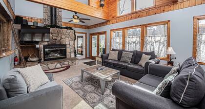 Sunkissed Lodge by Taylor Made Deep Creek