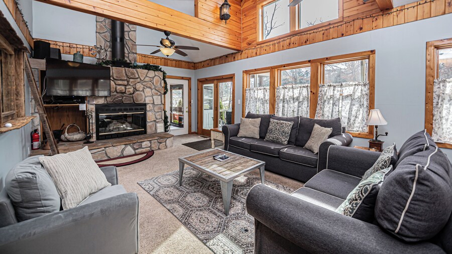 Sunkissed Lodge by Taylor Made Deep Creek