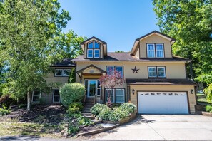 House (5 Bedrooms) | Property amenity