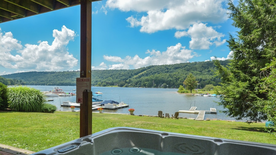 Sunny Boy by Taylor Made Deep Creek