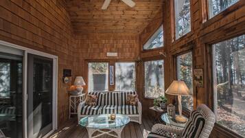 House (4 Bedrooms) | Property amenity