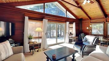 House (3 Bedrooms) | Property amenity