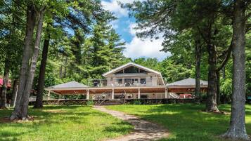 House (3 Bedrooms) | Property amenity