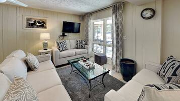 House (3 Bedrooms) | Property amenity