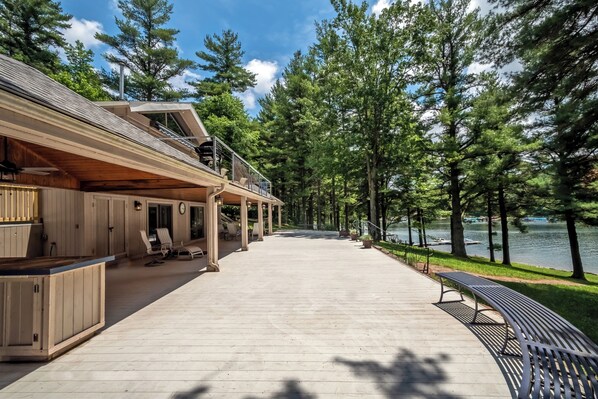 House (3 Bedrooms) | Property amenity