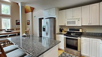 House (4 Bedrooms) | Property amenity