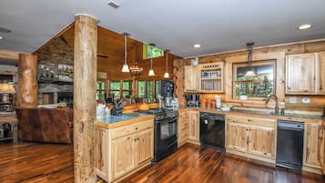 House (3 Bedrooms) | Property amenity