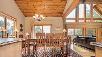 House (4 Bedrooms) | Property amenity