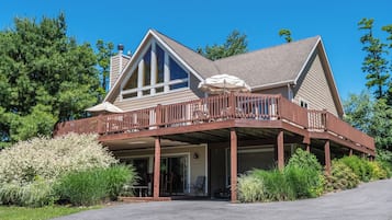 House (4 Bedrooms) | Exterior