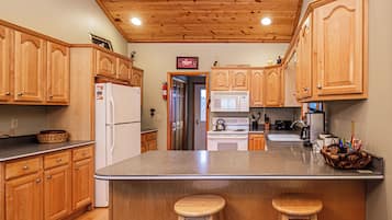 House (4 Bedrooms) | Property amenity