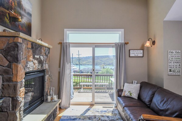 House (4 Bedrooms) | Property amenity - The Lake & Ski Haus (McHenry)