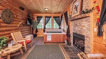 House (3 Bedrooms) | Property amenity