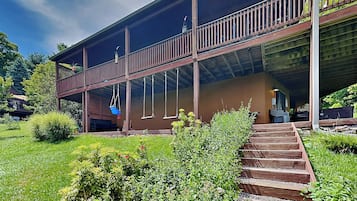 House (3 Bedrooms) | Property amenity