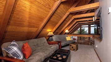 House (3 Bedrooms) | Property amenity