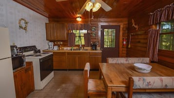 House (3 Bedrooms) | Property amenity