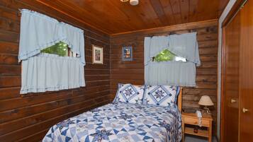 House (3 Bedrooms) | Property amenity