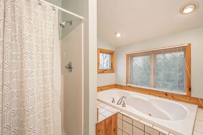 House (5 Bedrooms) | Property amenity