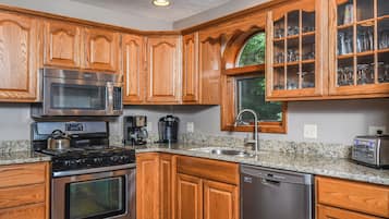 House (4 Bedrooms) | Property amenity