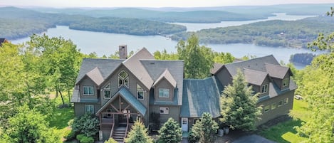 單棟房屋 (Multiple Bedrooms) | 住宿正面