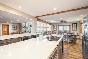 独立别墅 (Multiple Bedrooms) | 住宿服务设施