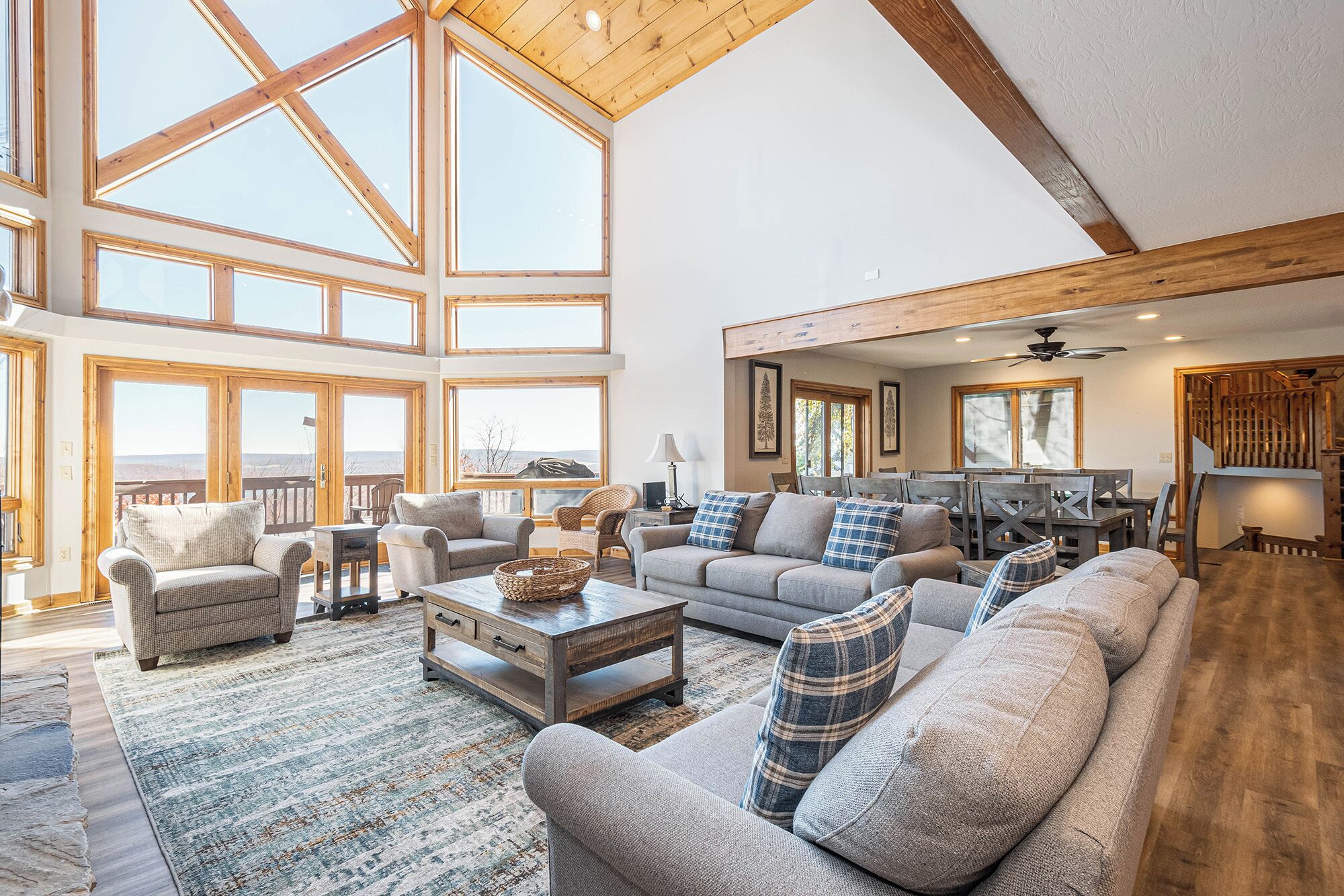 獨棟房屋 (Multiple Bedrooms) | 住宿設施服務