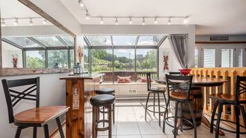 House, Multiple Beds, Hot Tub | Private kitchen | Fridge, microwave, oven, stovetop