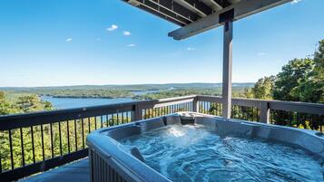 House (5 Bedrooms) | Property amenity