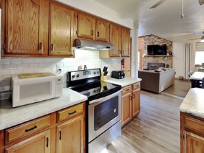 House (3 Bedrooms) | Property amenity - Views & Brews by Taylor Made Deep Creek (Oakland)