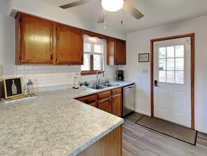 Nhà (3 Bedrooms) | Tiện nghi, dịch vụ nơi lưu trú