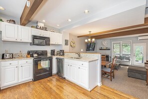 Studio (3 Bedrooms) | Majoituspaikan mukavuudet