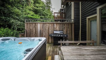 Studio (3 Bedrooms) | Property amenity