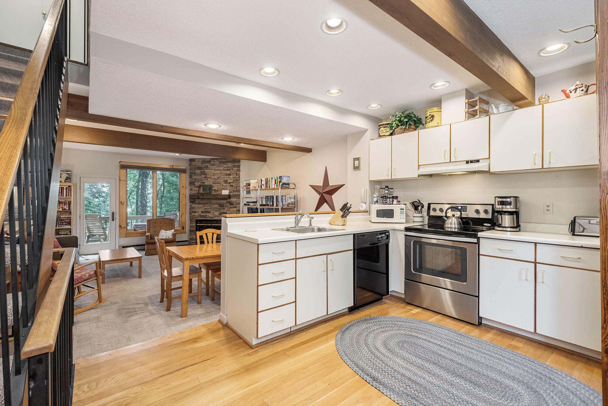 Studio (2 Bedrooms) | Tiện nghi, dịch vụ nơi lưu trú