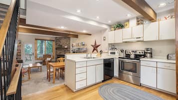 Studio (2 Bedrooms) | Property amenity