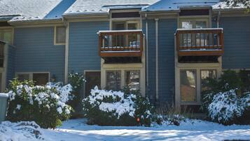 Studio (2 Bedrooms) | Property amenity