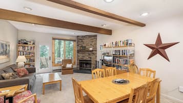 Studio (2 Bedrooms) | Property amenity