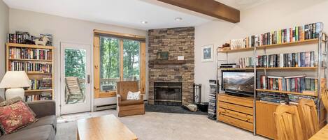 Studio (2 Bedrooms) | Front of property