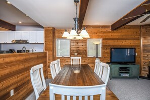 Studio (3 Bedrooms) | Property amenity