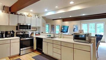 Studio (2 Bedrooms) | Property amenity