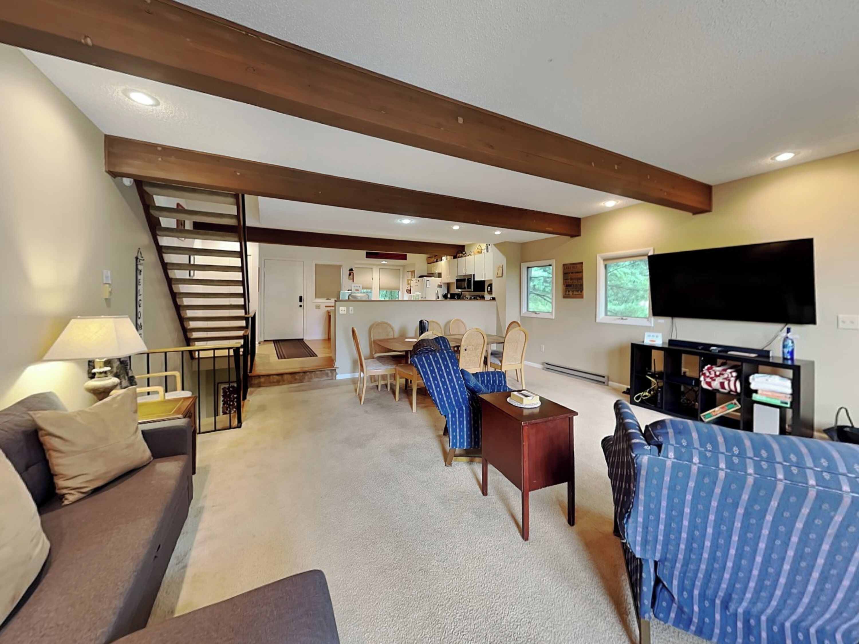 Studio (2 Bedrooms) | Front of property