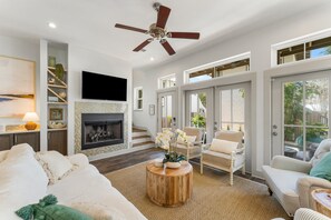 Smart-TV, Kamin, Tischtennisplatte, Stereoanlage