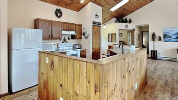 Casa (4 Bedrooms) | Servicio de la propiedad