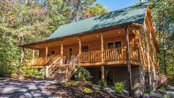 House (5 Bedrooms) | Exterior