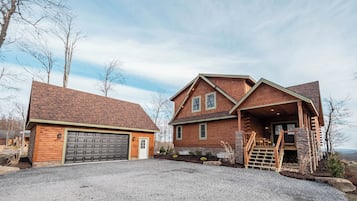 House (6 Bedrooms) | Property amenity