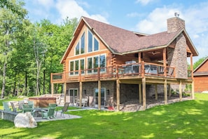 House (6 Bedrooms) | Depan hartanah