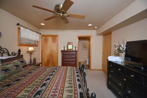 House, Multiple Beds, Hot Tub | 5 bedrooms, free WiFi, bed sheets