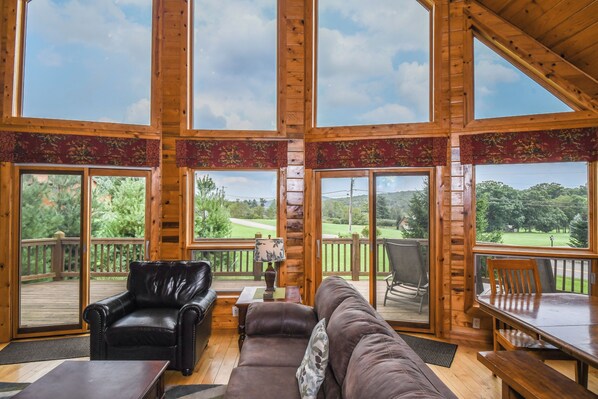 單棟房屋 (4 Bedrooms) | 住宿設施服務