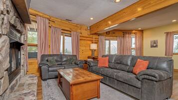 House (4 Bedrooms) | Property amenity