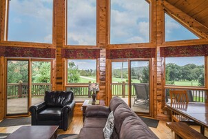 House (4 Bedrooms) | Property amenity